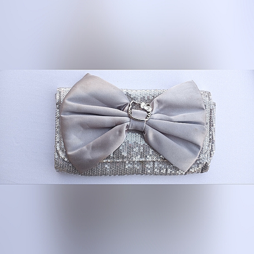 SANRIO HELLO KITTY 2012 Silver Sequin Purse Snap Clutch 9" × 5.5"